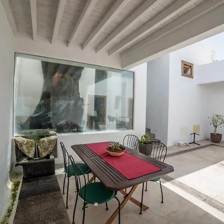 Lightbooking Lanzarote Holiday home *