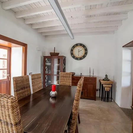 Lightbooking Lanzarote Holiday home Haria